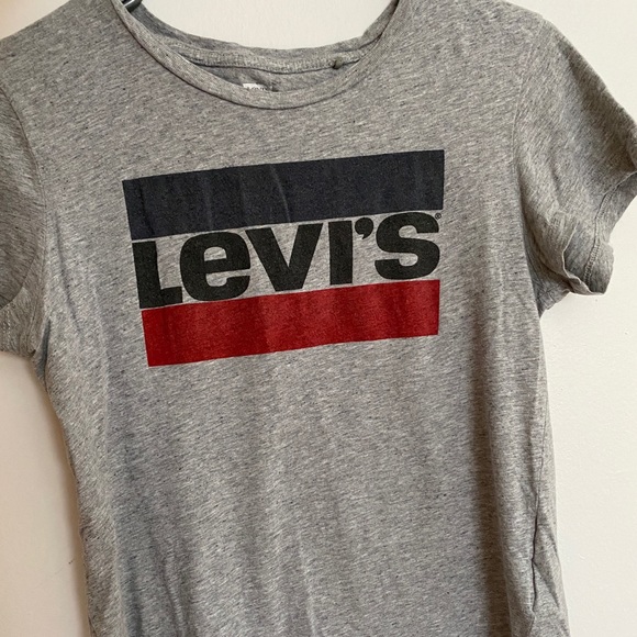 Levi’s top - Picture 1 of 2